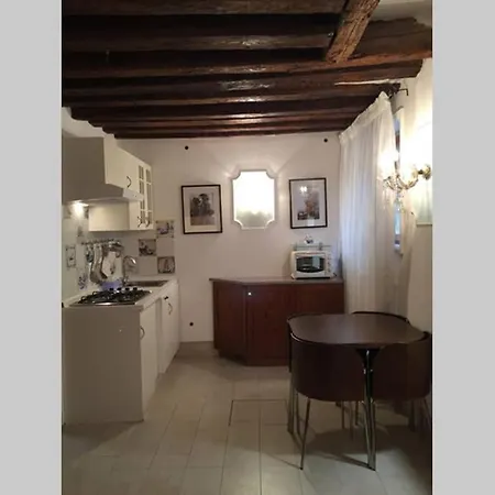Romantic Studio In The Heart Of